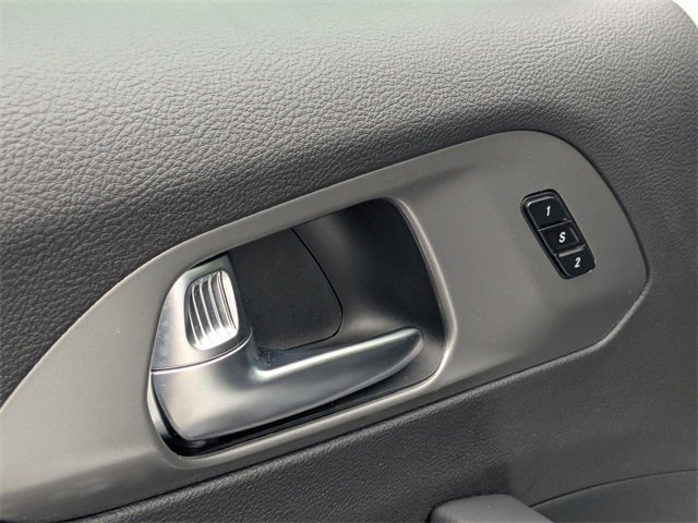 New 2026 Chrysler Pacifica Select image 13