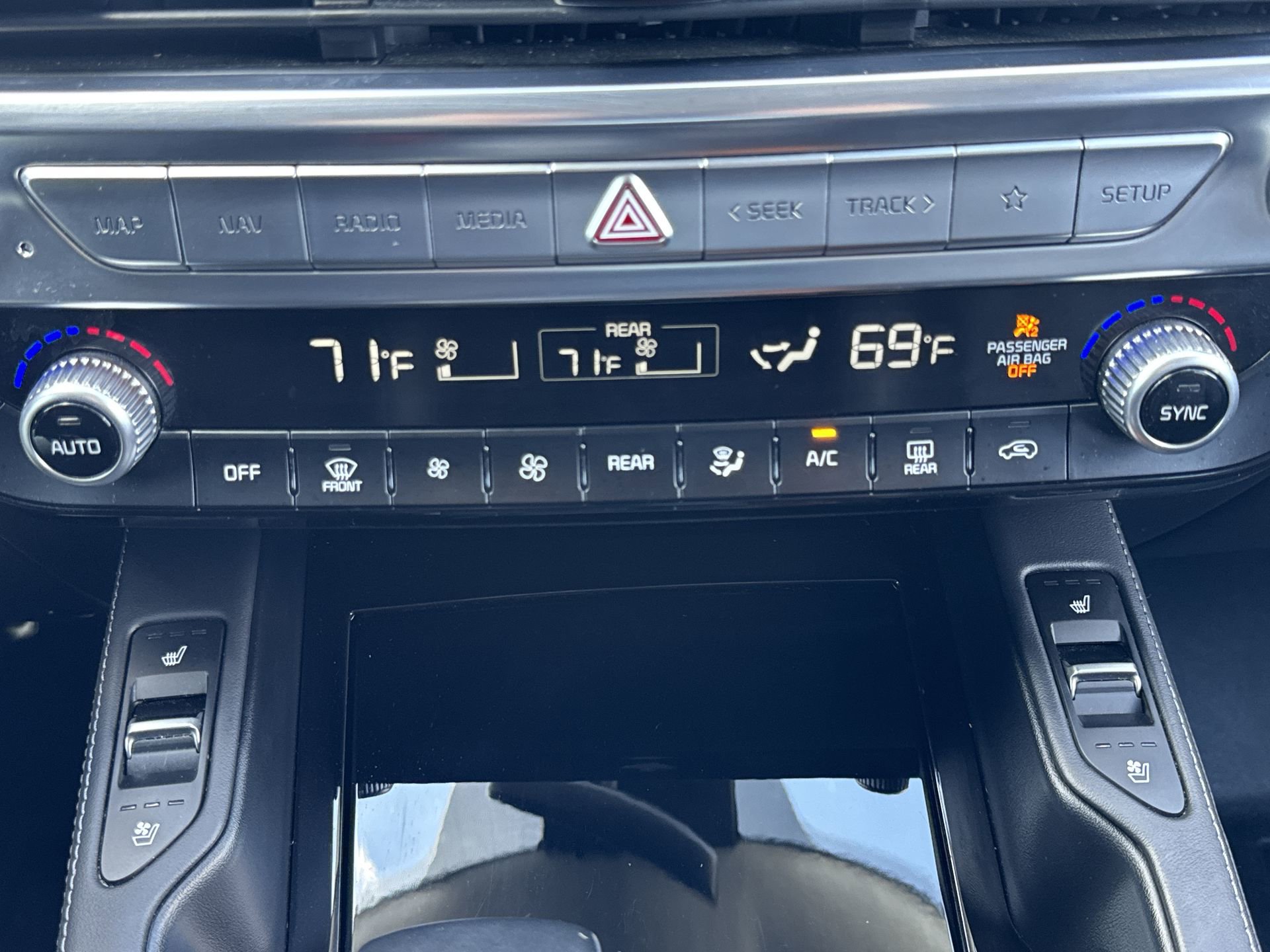 Used 2022 Kia Telluride SX w/ SX Prestige Package AWD/4WD image 19