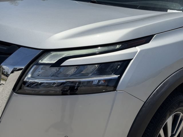 Used 2022 Nissan Pathfinder SL FWD image 34