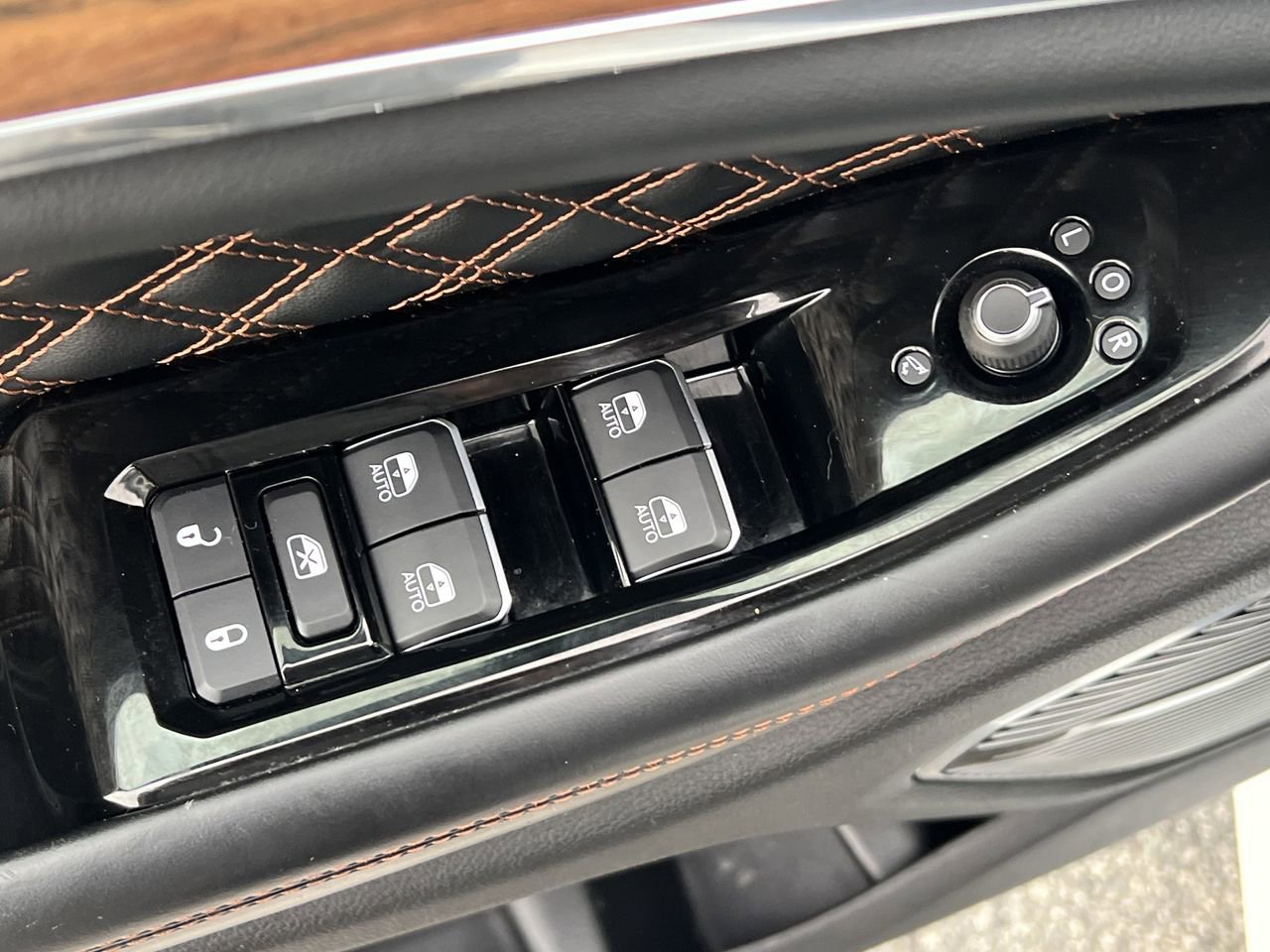 Used 2022 Jeep Grand Cherokee Summit w/ Adv Protech Group IV image 24