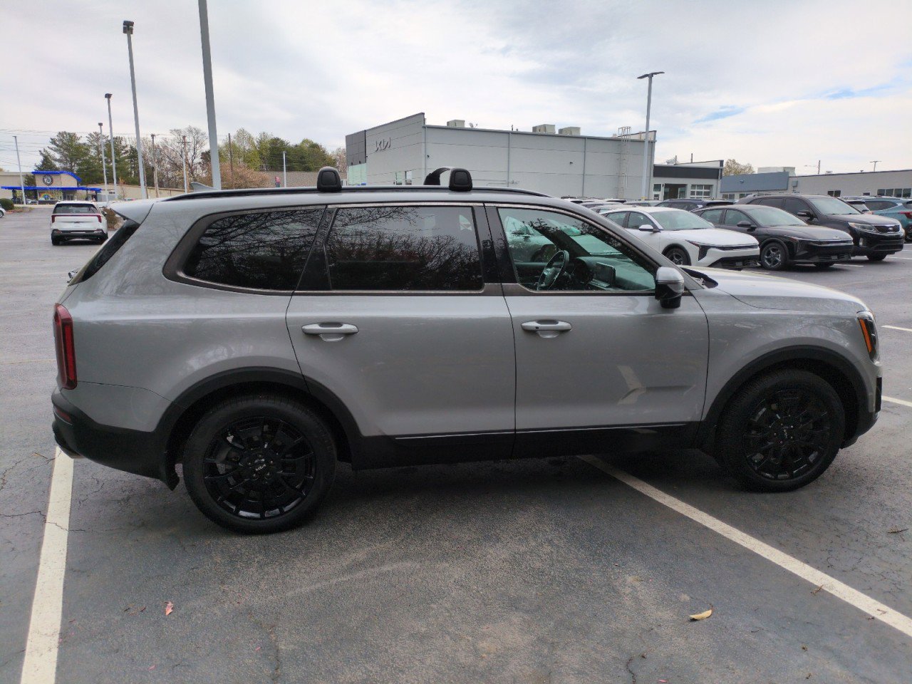 Used 2022 Kia Telluride SX w/ SX Prestige Package image 8