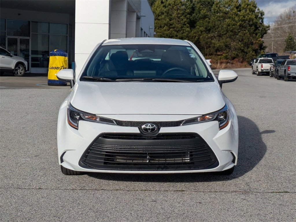 Used 2025 Toyota Corolla LE image 3