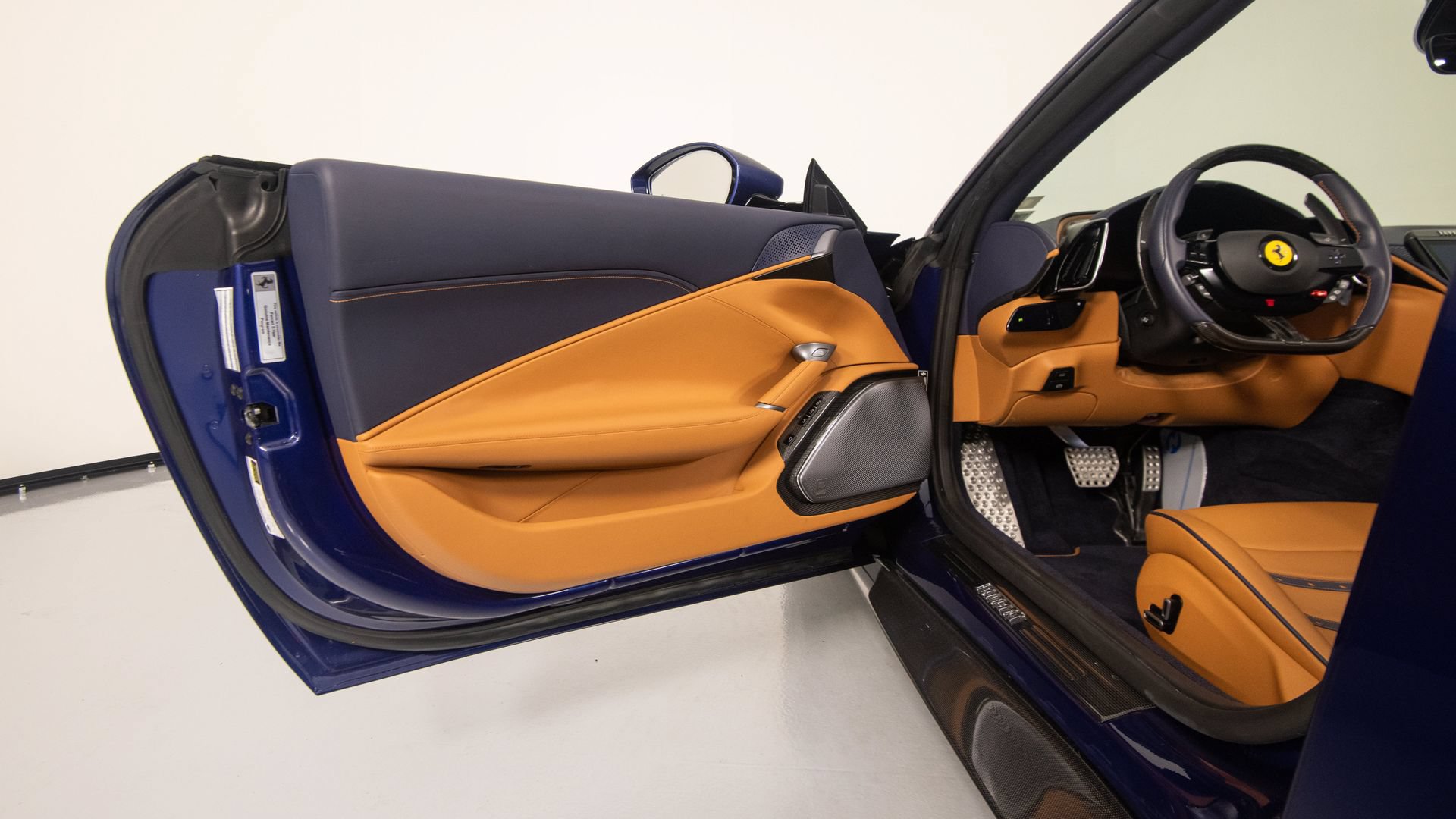 Certified 2025 Ferrari Roma Spider RWD image 19