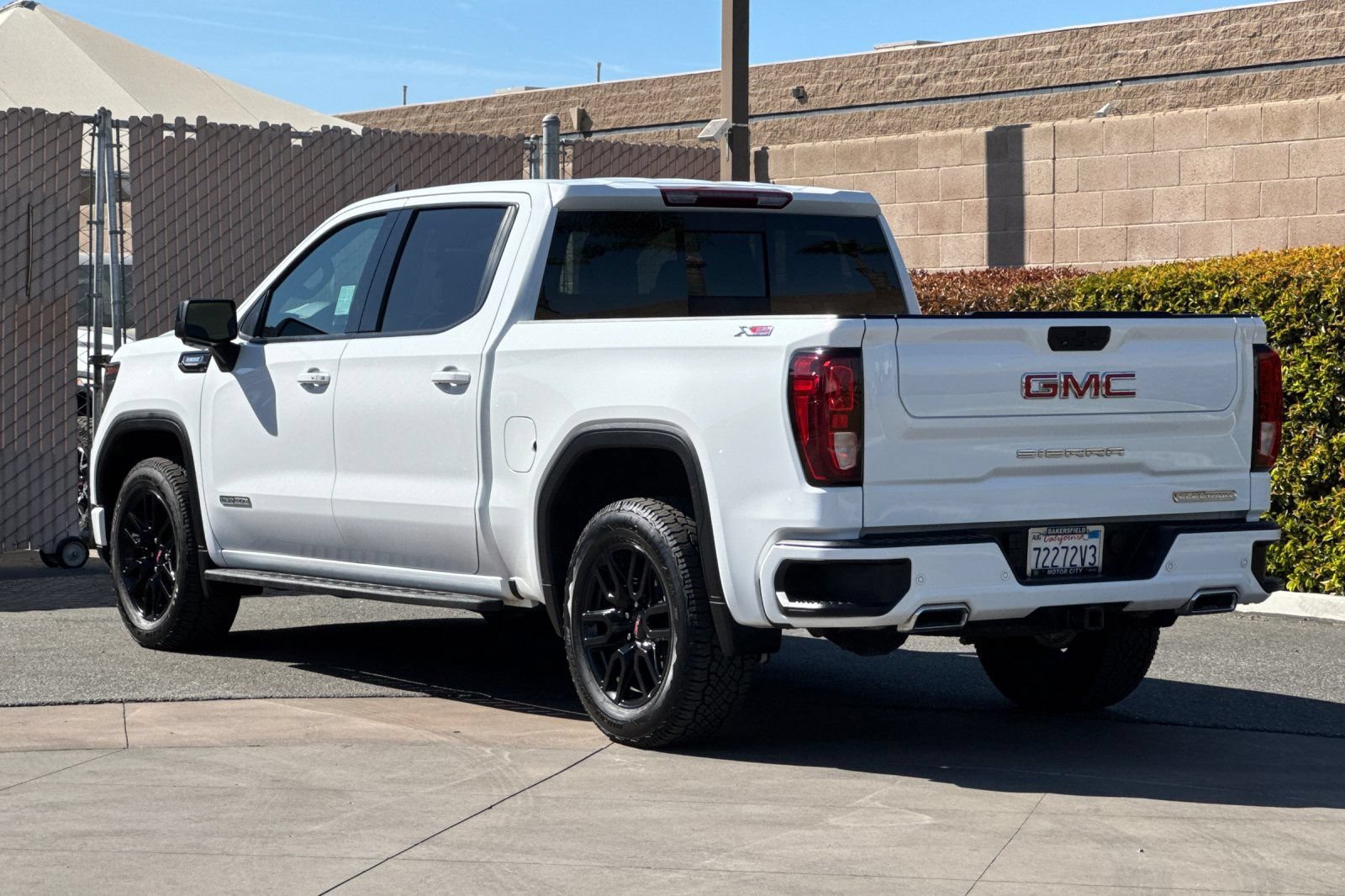 Certified 2023 GMC Sierra 1500 Elevation w/ Preferred Package AWD/4WD image 6