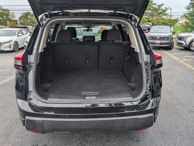 Used 2024 Nissan Rogue S FWD image 12