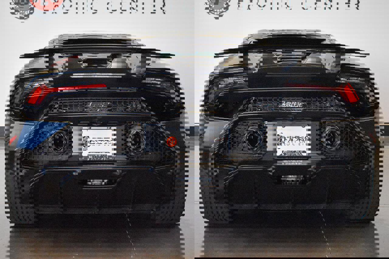 Used 2023 Lamborghini Huracan Tecnica image 3