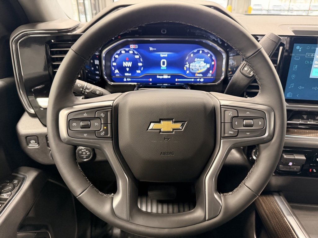 Used 2025 Chevrolet Silverado 2500 LT image 40