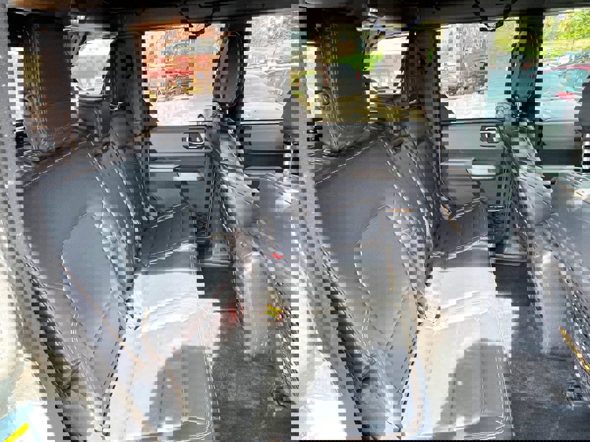 Used 2022 Ford Bronco Badlands image 13