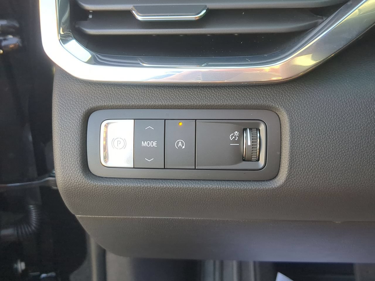 New 2026 GMC Acadia Elevation w/ Elevation Premium Package FWD image 18