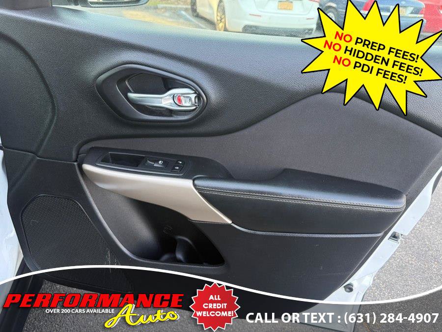 Used 2018 Jeep Cherokee Latitude w/ Altitude Package AWD/4WD image 27