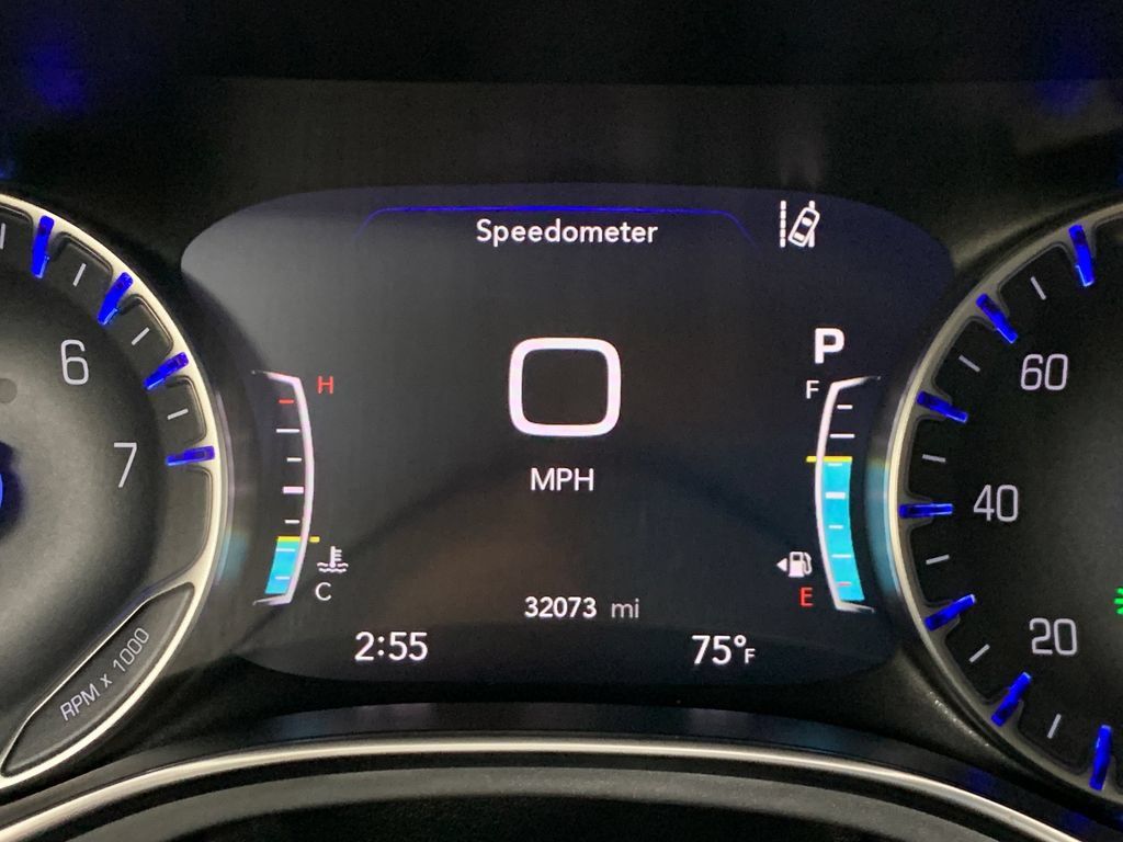 Used 2025 Chrysler Pacifica Limited FWD image 35