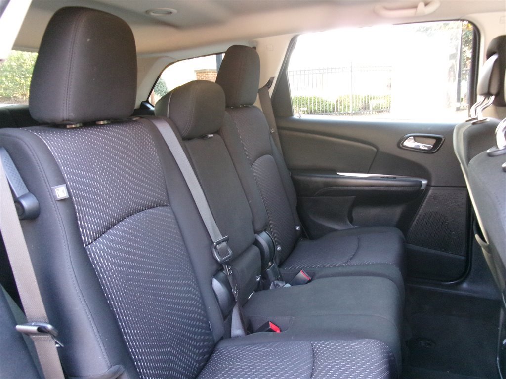 Used 2019 Dodge Journey SE w/ Connectivity Group FWD image 25