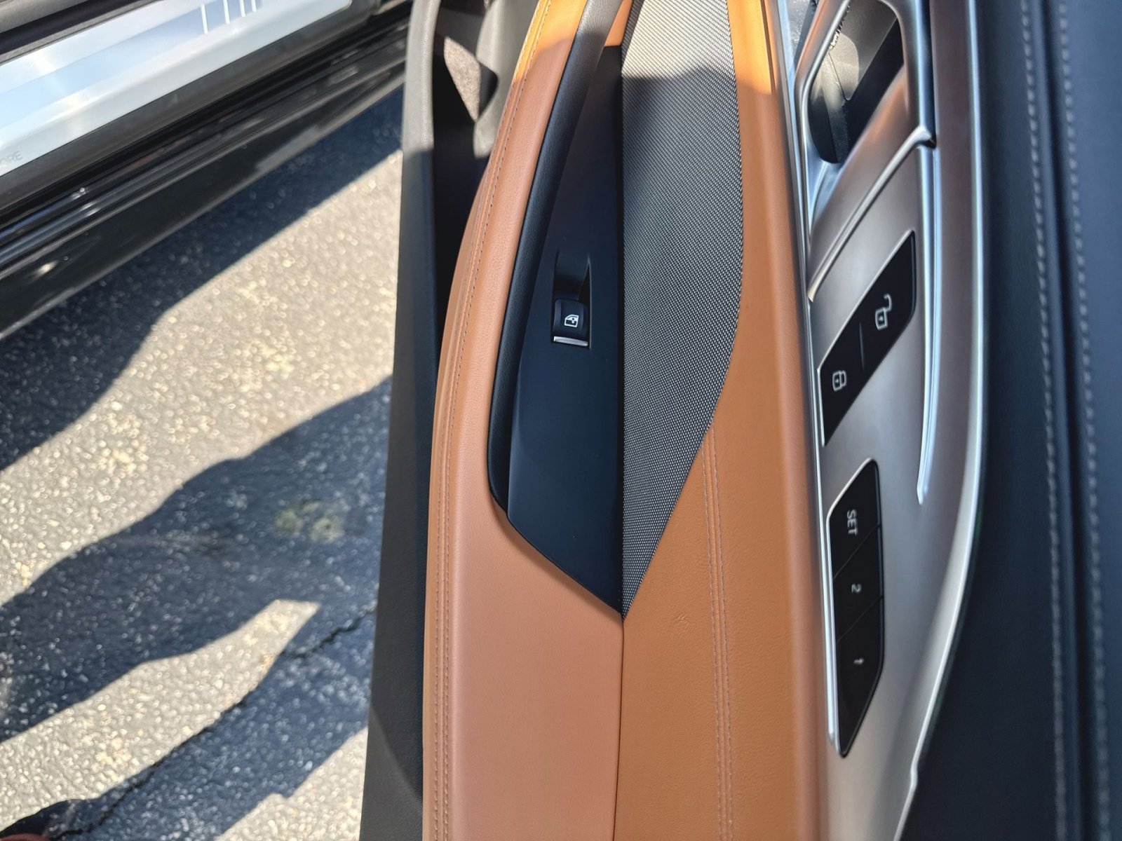 Used 2022 BMW 840i xDrive Convertible image 32