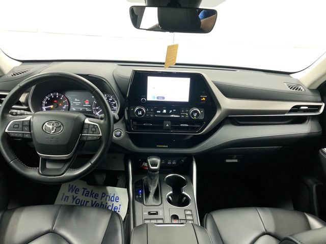 Used 2023 Toyota Highlander XLE AWD/4WD image 15