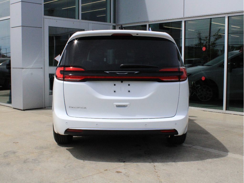 New 2027 Chrysler Pacifica Select w/ Family Tech Group FWD image 7