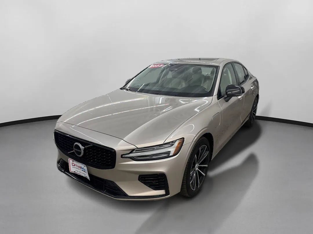 Used 2023 Volvo S60 T8 Plus AWD/4WD image 4