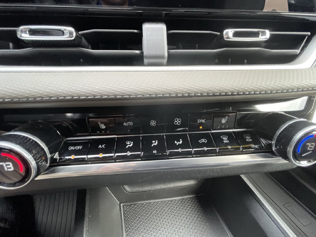 Used 2026 Chevrolet Equinox LT w/ Convenience Package II FWD image 35