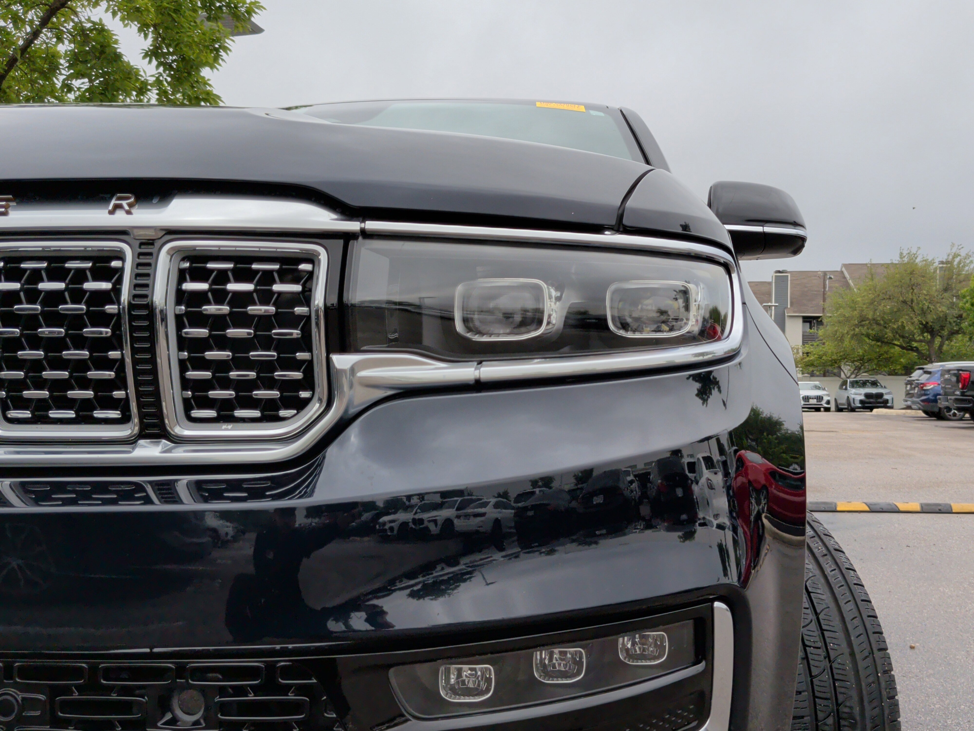 Used 2023 Jeep Grand Wagoneer Series III image 3