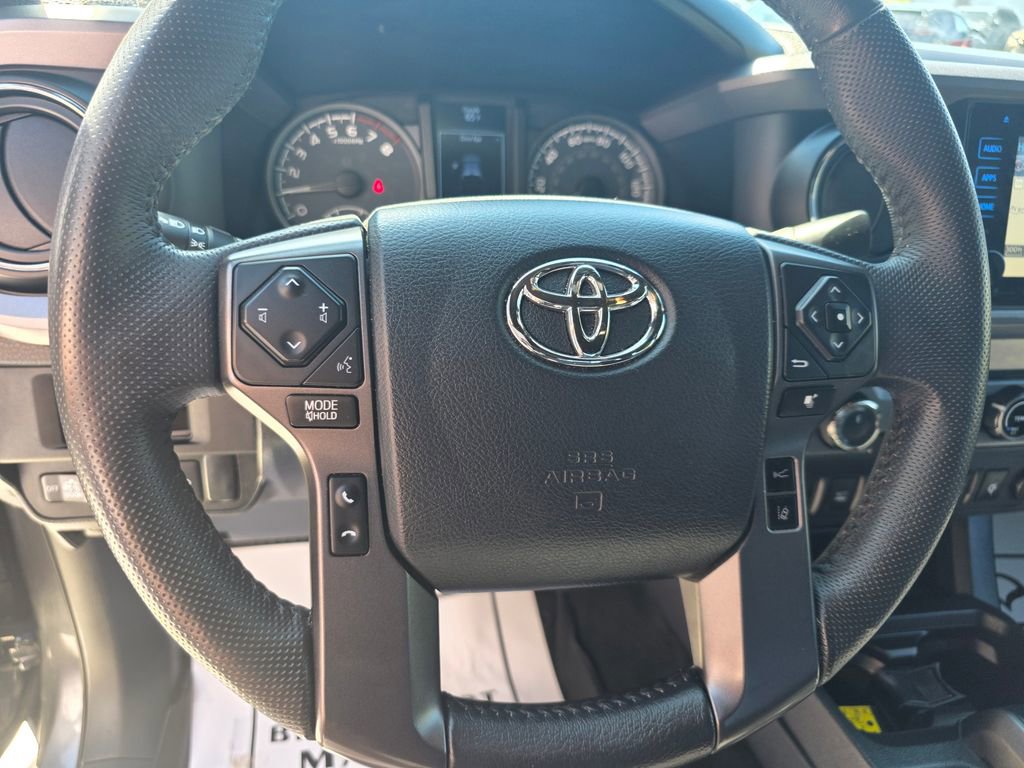 Used 2018 Toyota Tacoma TRD Sport w/ Technology Package image 15