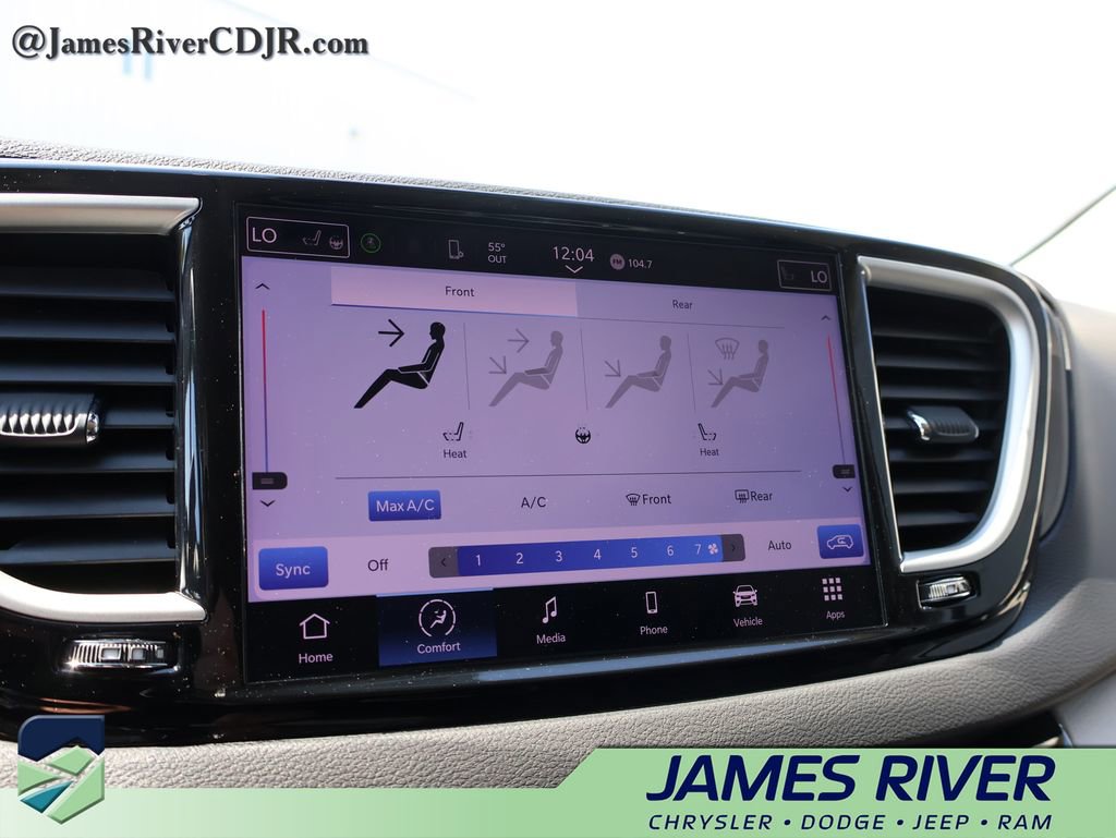 Used 2024 Chrysler Pacifica Touring-L FWD image 34