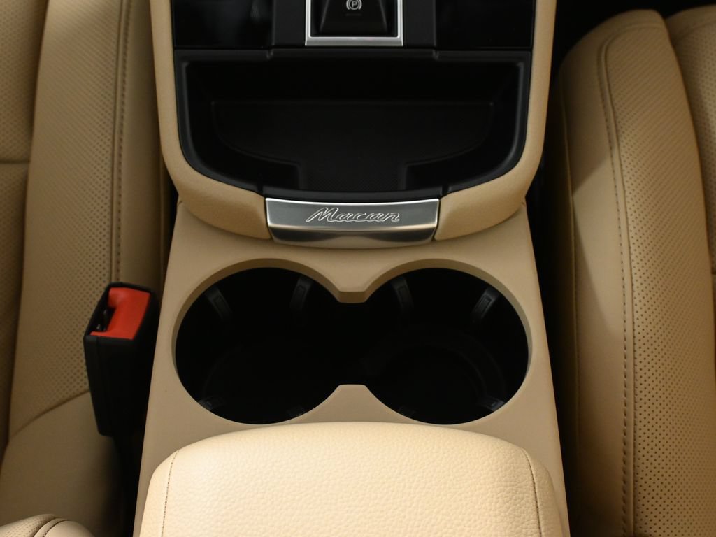 New 2026 Porsche Macan AWD/4WD image 26