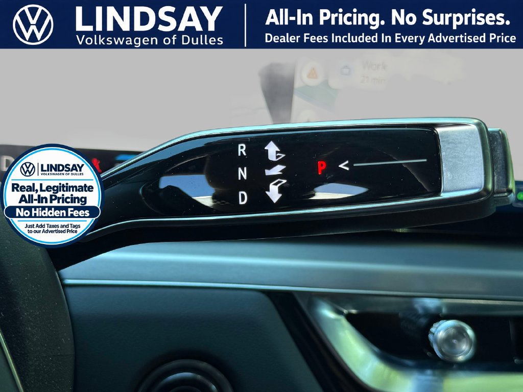 Used 2025 Cadillac Lyriq Luxury AWD/4WD image 30