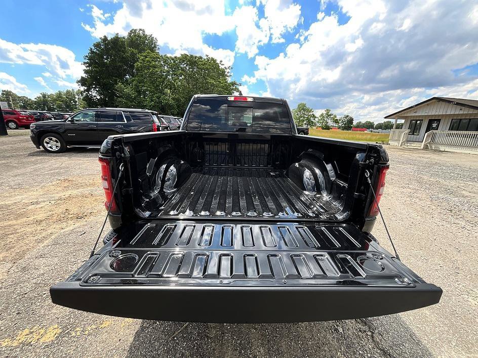 New 2026 RAM 1500 Big Horn w/ Night Edition AWD/4WD image 7