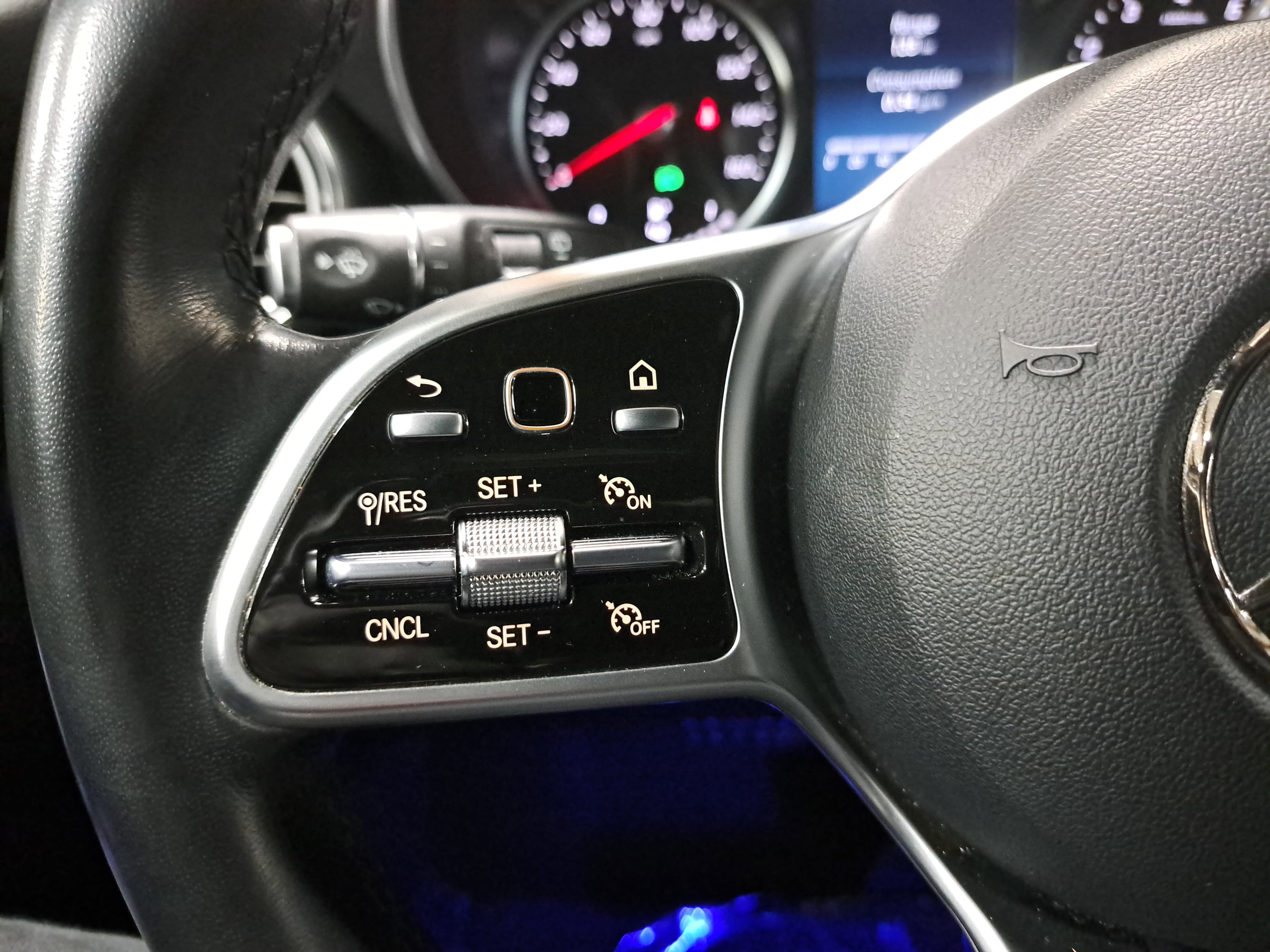 Used 2022 Mercedes-Benz GLC 300 4MATIC image 18