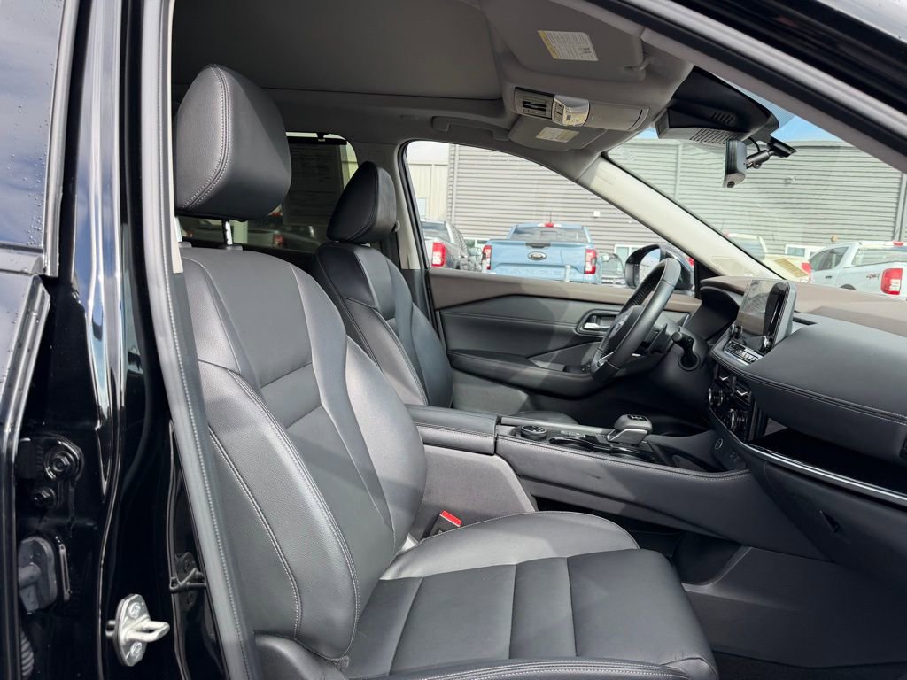 Used 2023 Nissan Rogue SL w/ SL Premium Package image 24