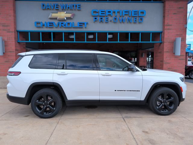 Used 2023 Jeep Grand Cherokee L Laredo AWD/4WD image 9
