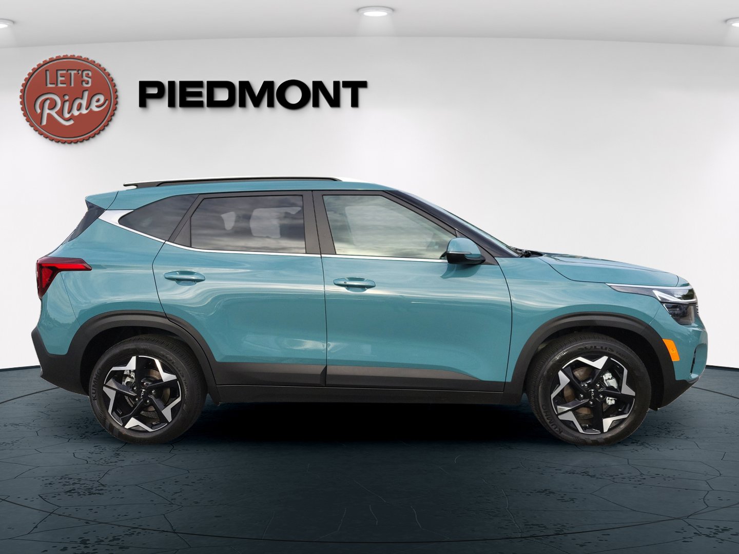 Used 2026 Kia Seltos EX FWD image 4