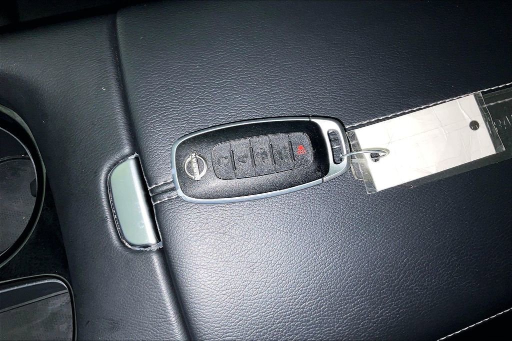 Certified 2025 Nissan Murano SL AWD/4WD image 13