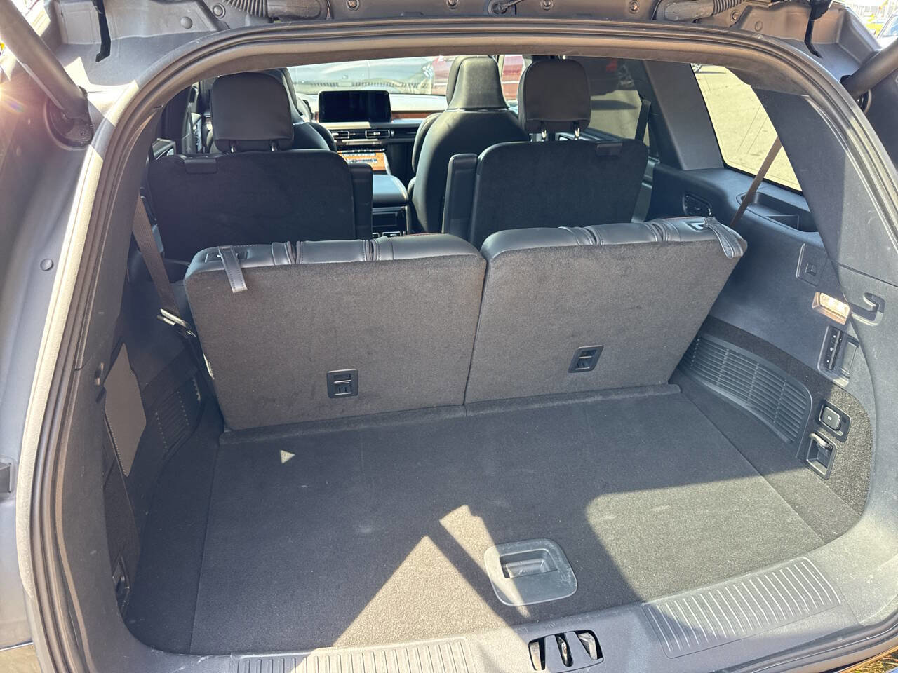 Used 2025 Lincoln Aviator Black Label w/ Jet Appearance Package AWD/4WD image 47