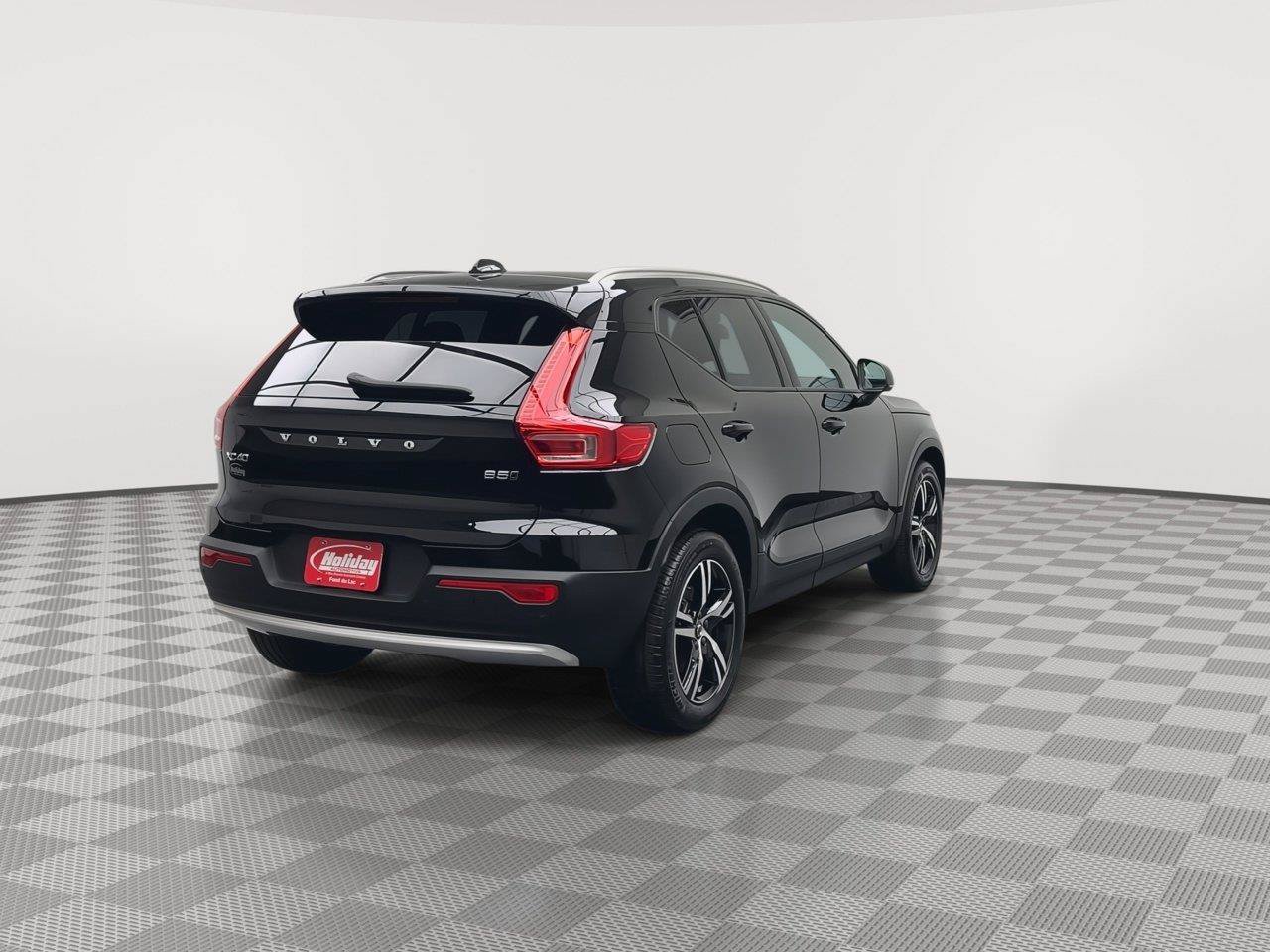 Used 2023 Volvo XC40 B5 Core AWD/4WD image 34