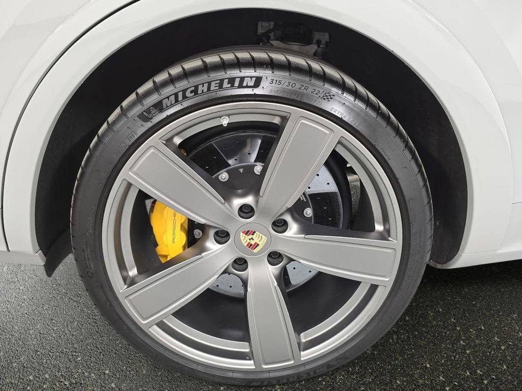 Certified 2023 Porsche Cayenne Turbo S AWD/4WD image 29