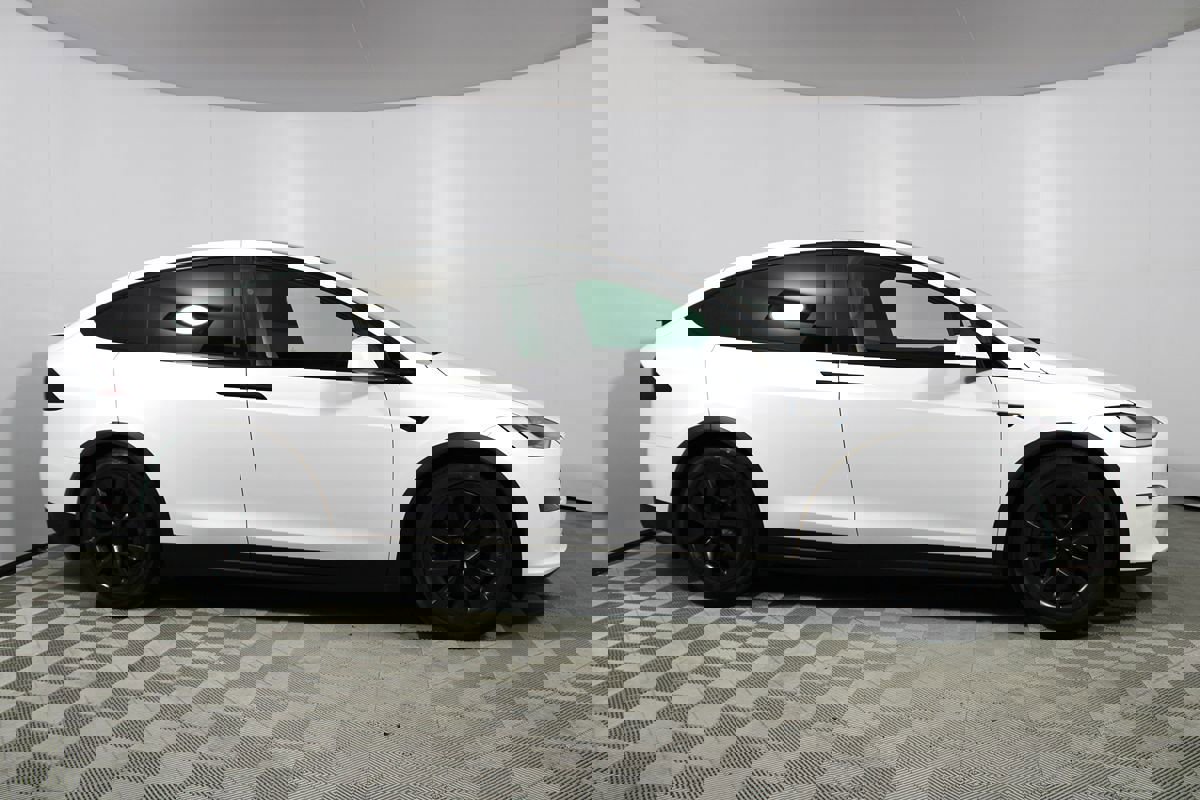 Used 2022 Tesla Model X Plaid image 38