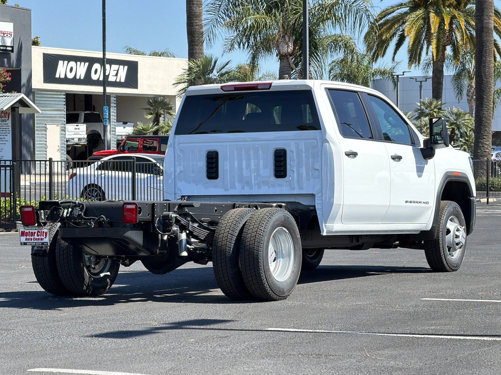 New 2026 GMC Sierra 3500 Pro w/ Convenience Package RWD image 4