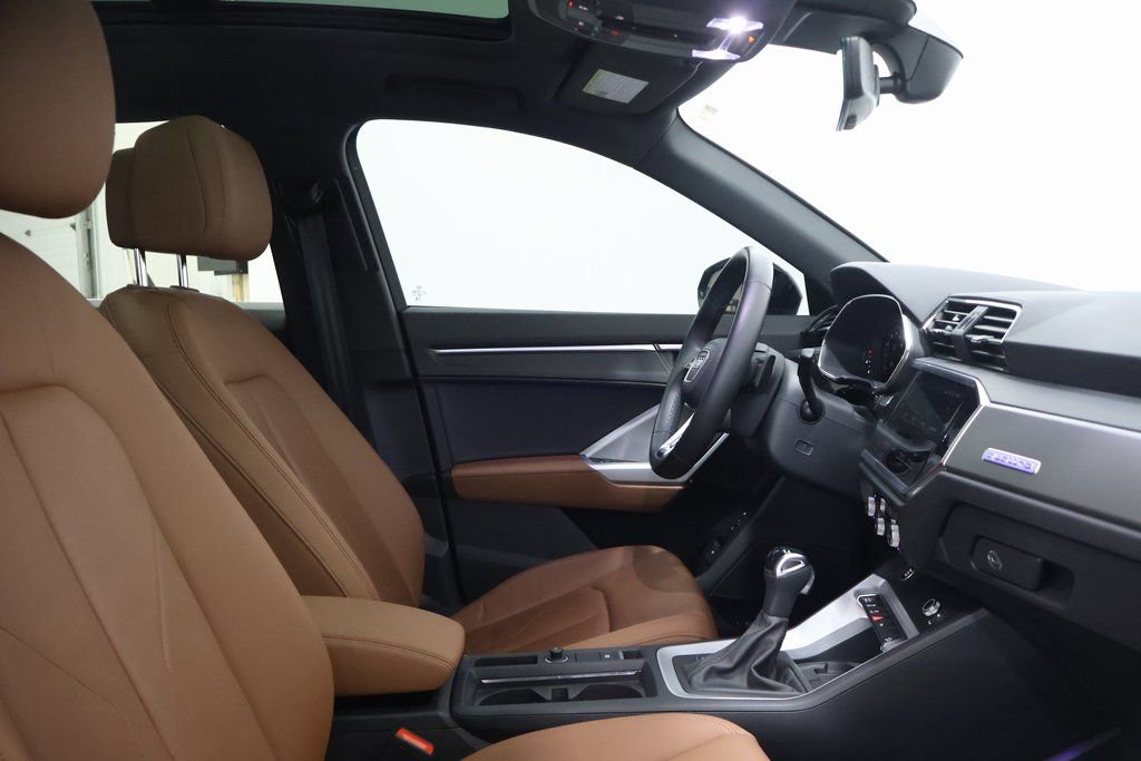 Used 2024 Audi Q3 2.0T Premium Plus w/ Premium Plus Package image 21