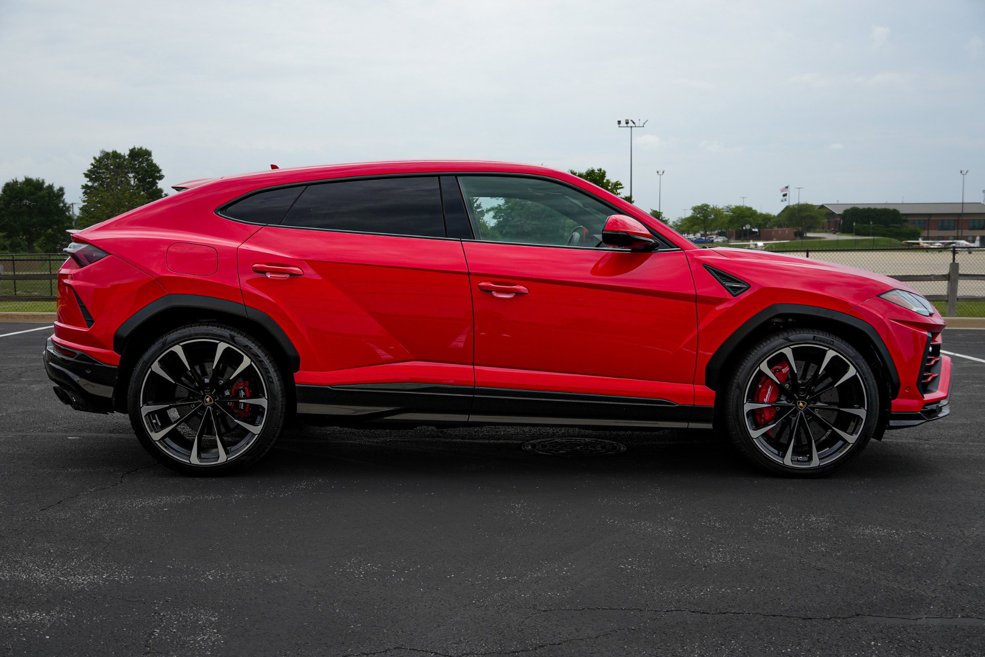 Used 2019 Lamborghini Urus AWD/4WD image 4