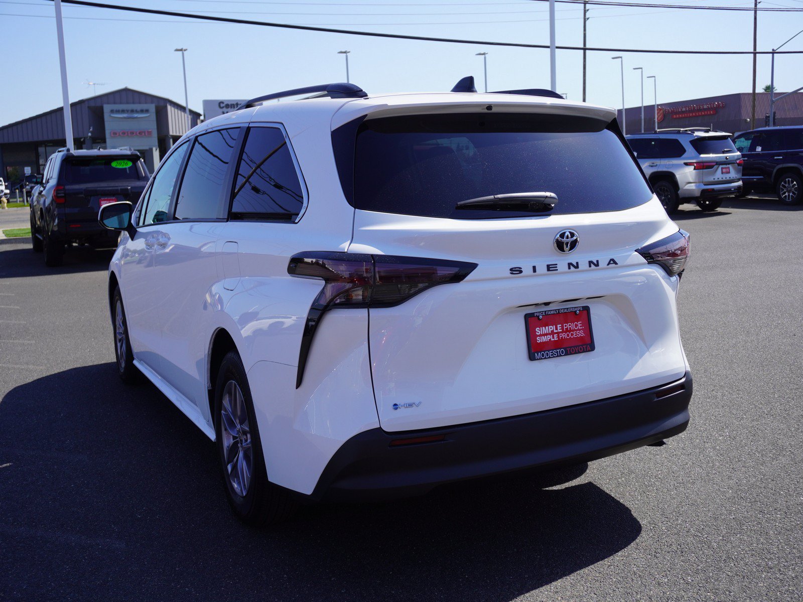 New 2026 Toyota Sienna LE FWD image 8