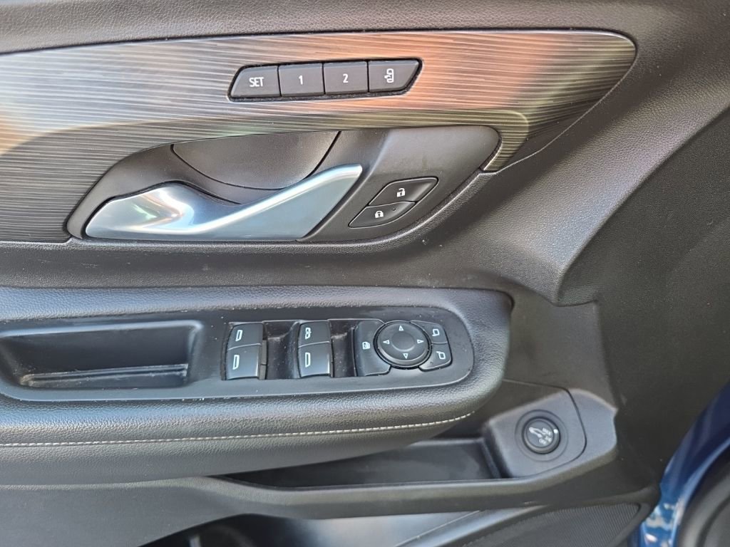 Used 2022 GMC Terrain SLT image 17