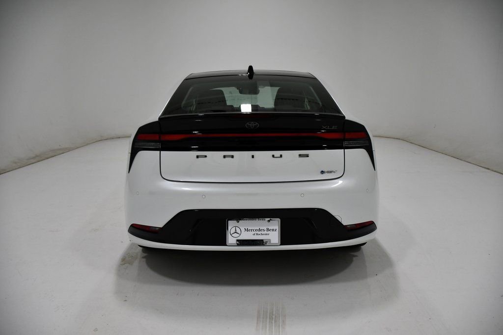 Used 2024 Toyota Prius XLE image 4