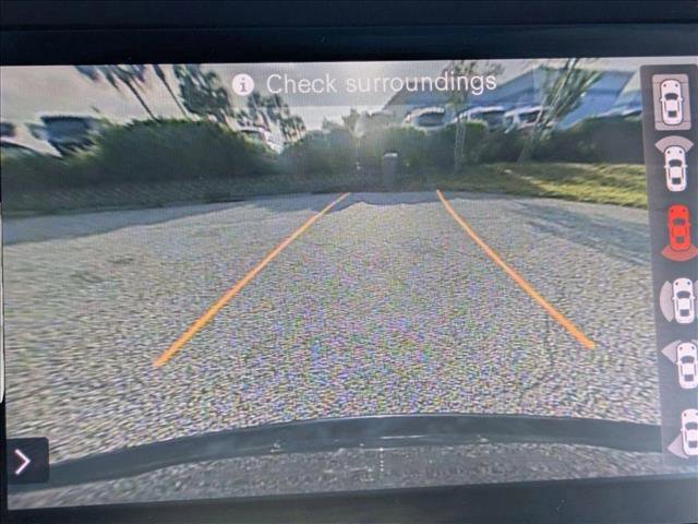Used 2017 Porsche Macan AWD/4WD image 9