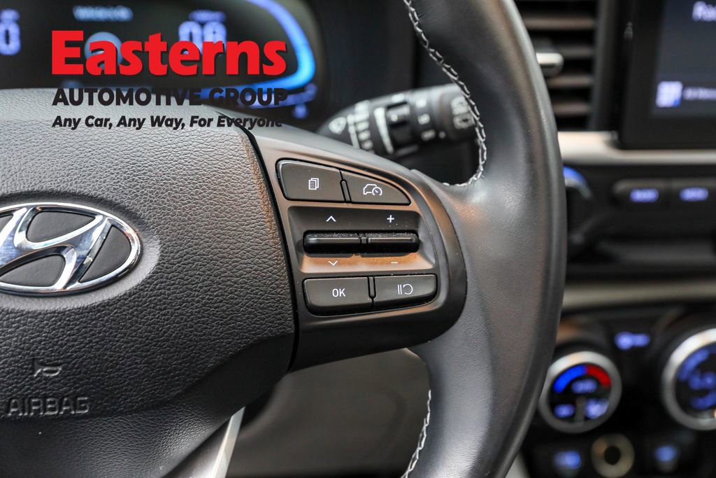 Used 2024 Hyundai Venue SEL image 16