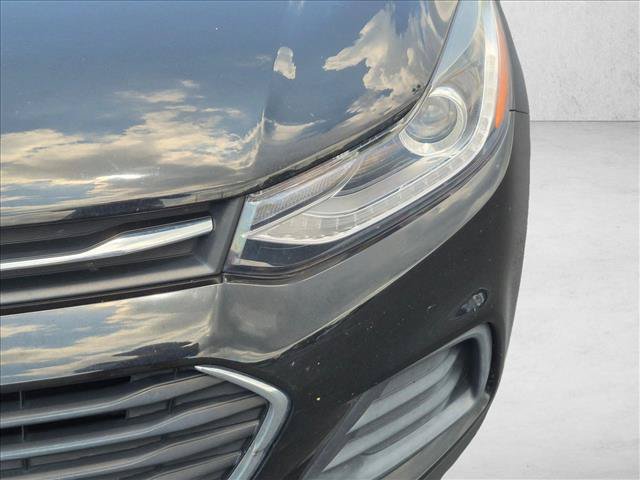 Used 2021 Chevrolet Trax LT w/ Midnight Edition FWD image 9