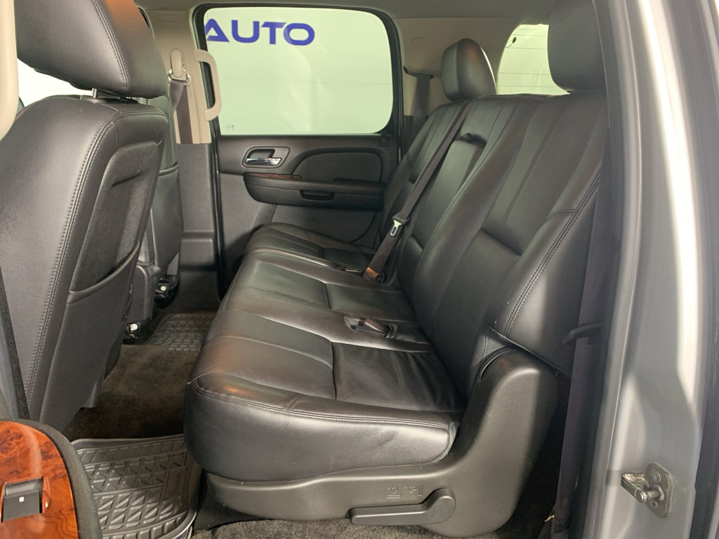 Used 2013 Chevrolet Suburban LT image 31