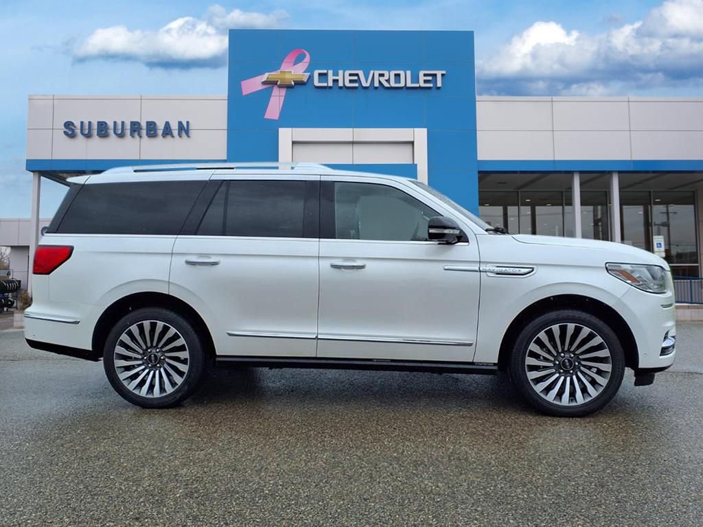 Used 2019 Lincoln Navigator Reserve AWD/4WD image 4