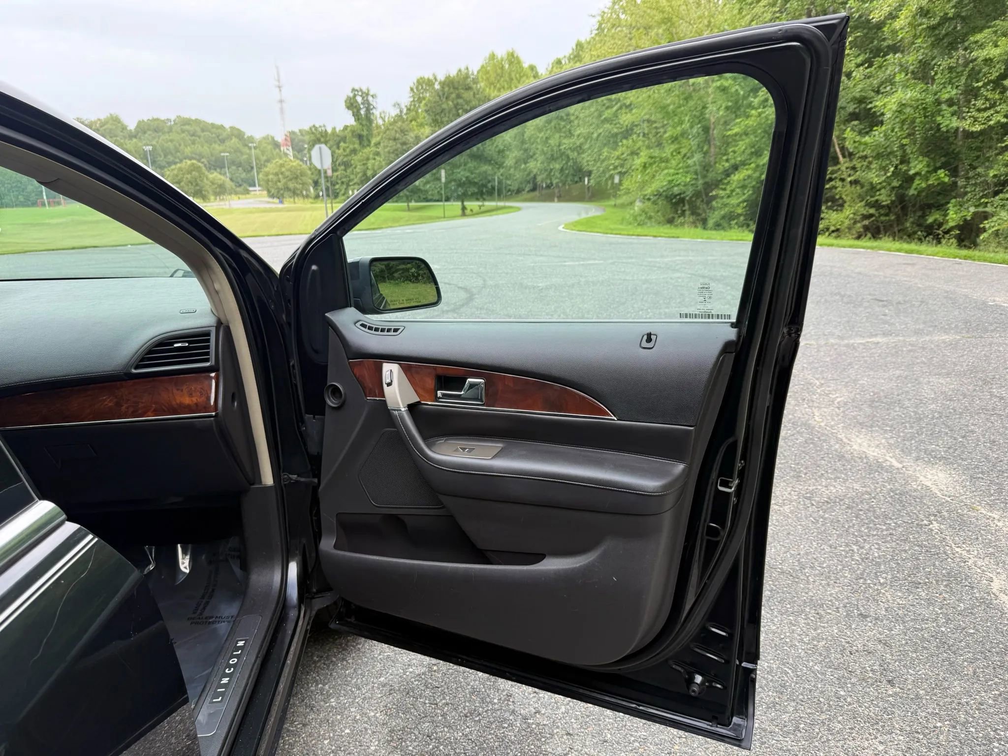 Used 2014 Lincoln MKX AWD w/ Equipment Group 102A image 16