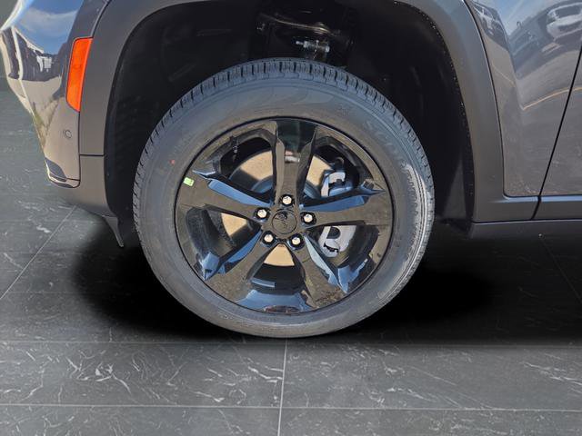 New 2025 Jeep Grand Cherokee L Limited w/ Luxury Tech Group II image 45