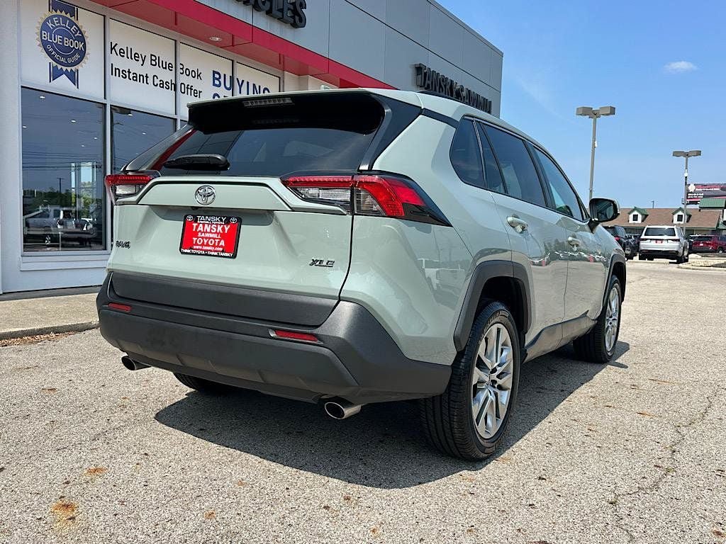 Certified 2022 Toyota RAV4 XLE Premium FWD image 5